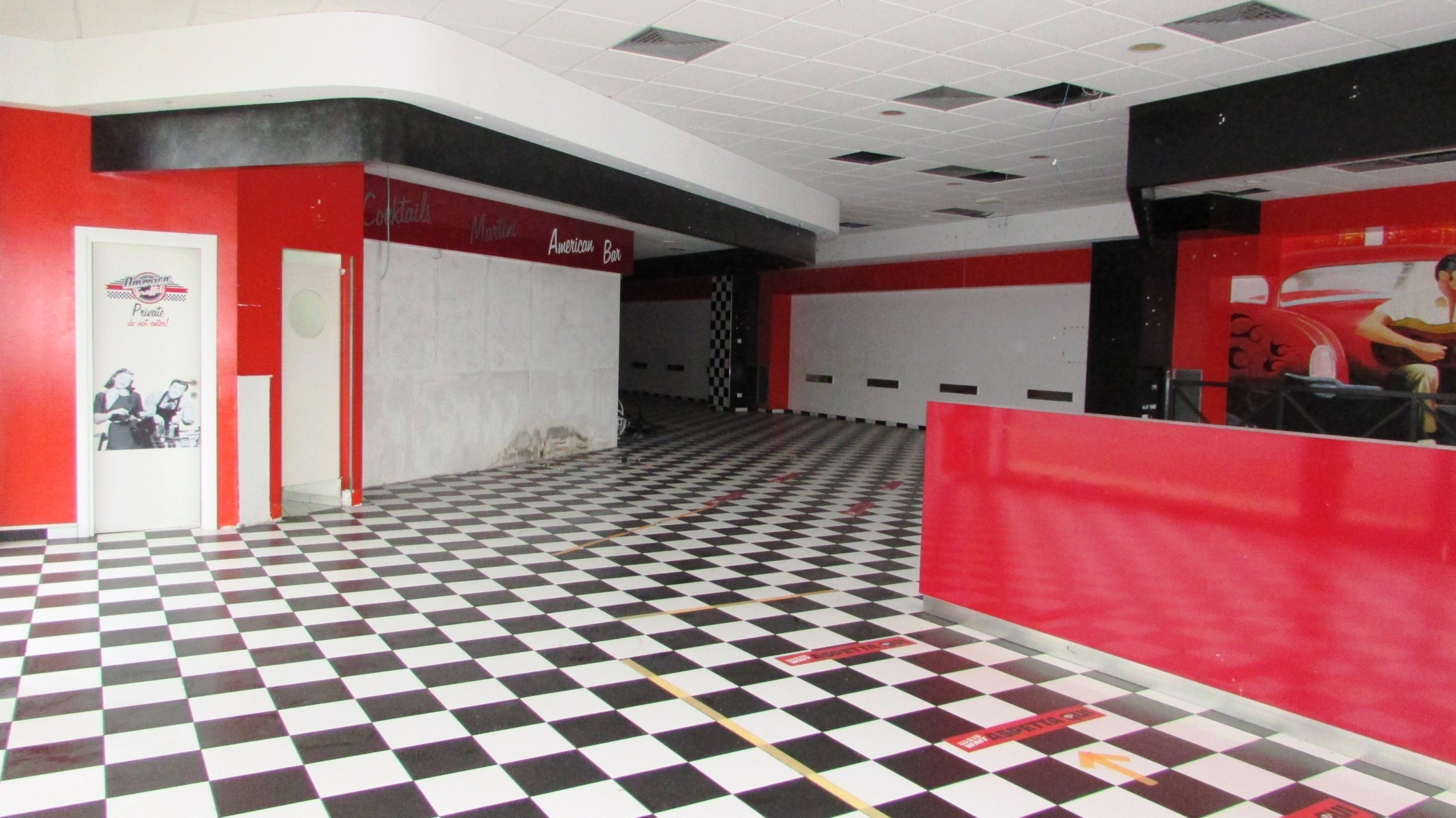 Immagine 4 di Locale commerciale in vendita  in VIA EINAUDI a Civitanova Marche