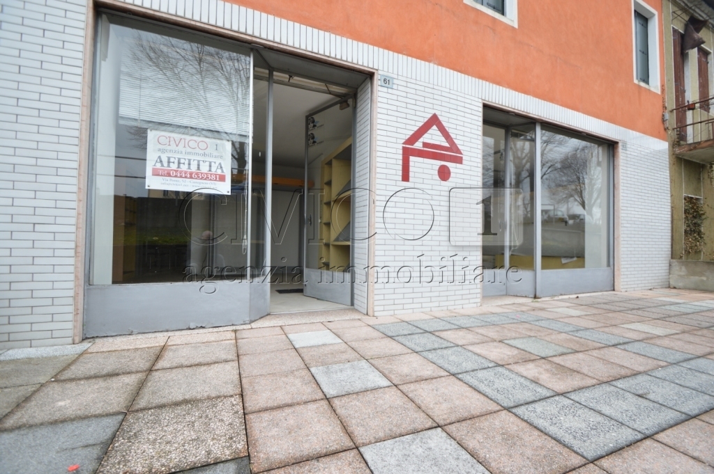 Immagine 10 di Locale commerciale in affitto  in Via Riviera Berica 61 a Barbarano Mossano