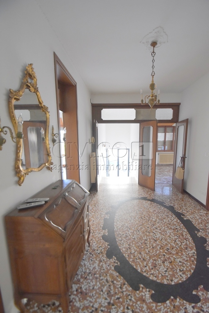 Immagine 14 di Casa bifamiliare in affitto  in ViaLE DELLA PACE 100 a Vicenza