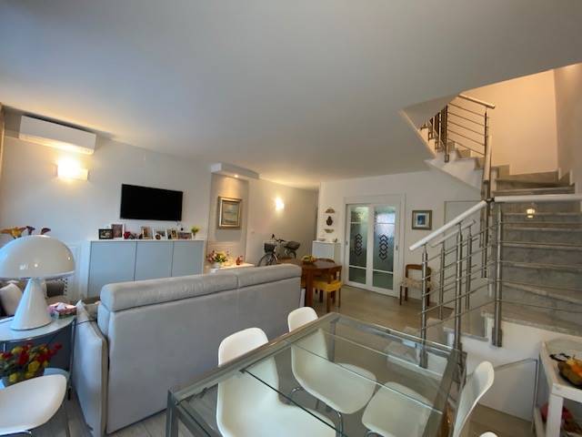 Immagine 2 di Terratetto in vendita  in Via Alessandro Manzoni 11 a Ameglia