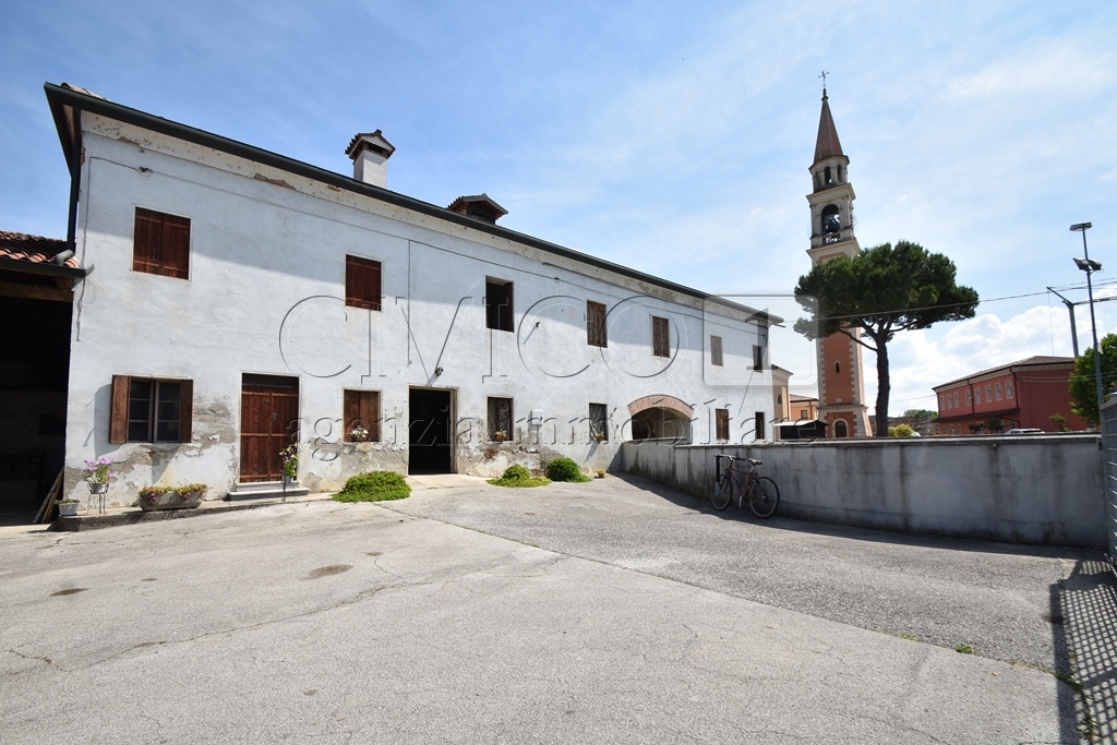 Immagine 2 di Rustico / casale in vendita  in Via Chiesa Rampazzo 17 a Camisano Vicentino