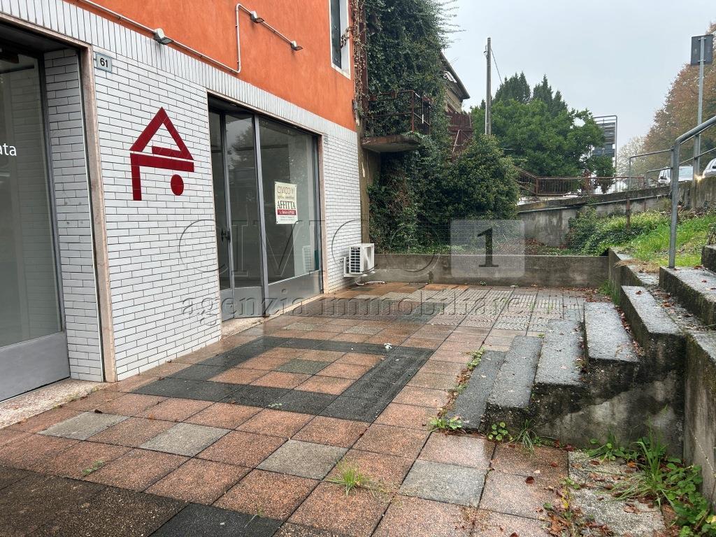 Immagine 12 di Locale commerciale in affitto  in Via Riviera Berica 61 a Barbarano Mossano