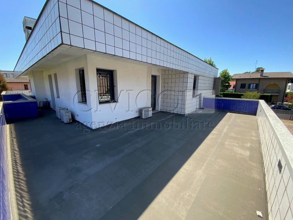 Immagine 17 di Casa bifamiliare in vendita  in via deledda 13 a Selvazzano Dentro