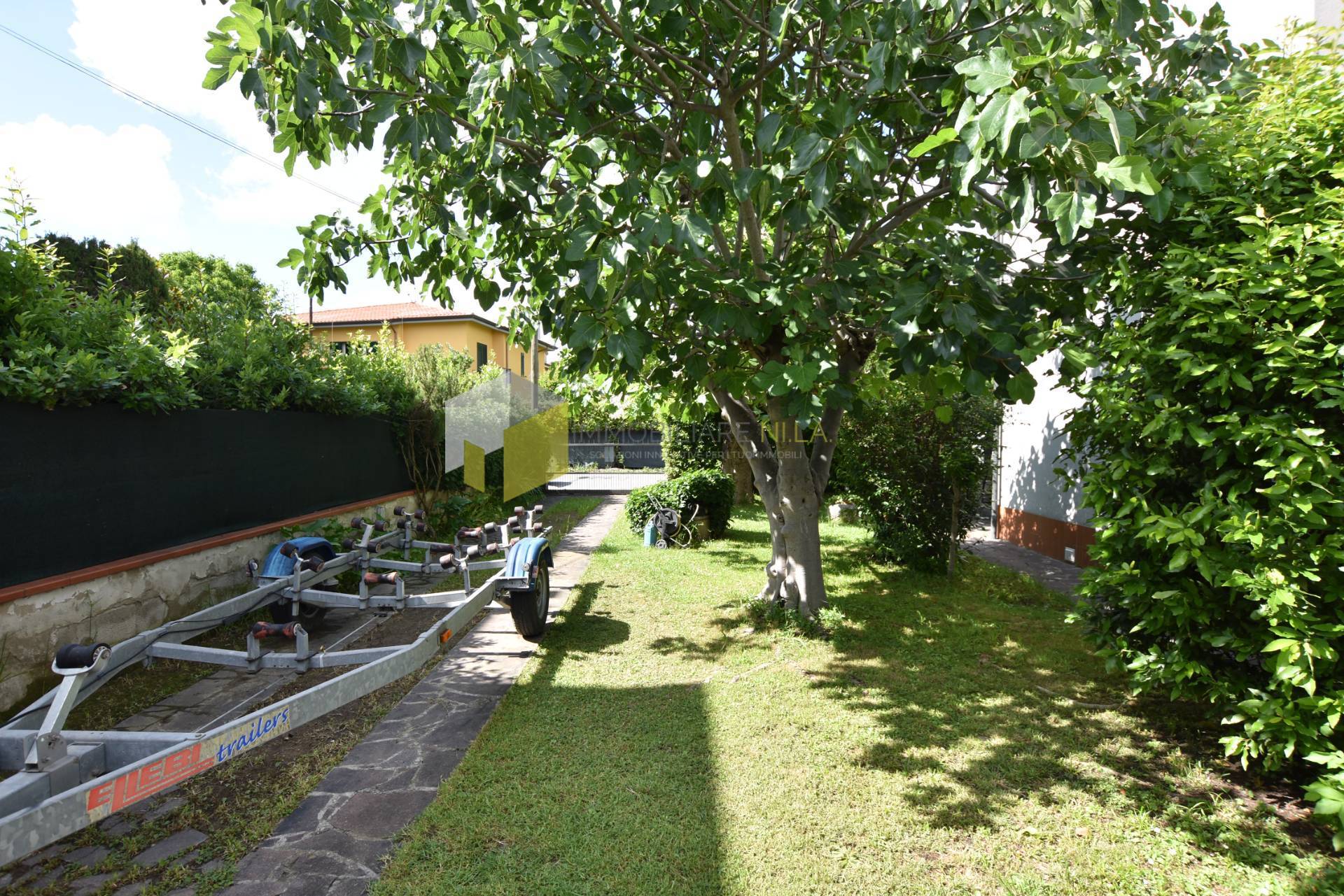 Immagine 10 di Casa indipendente in vendita  a Pisa