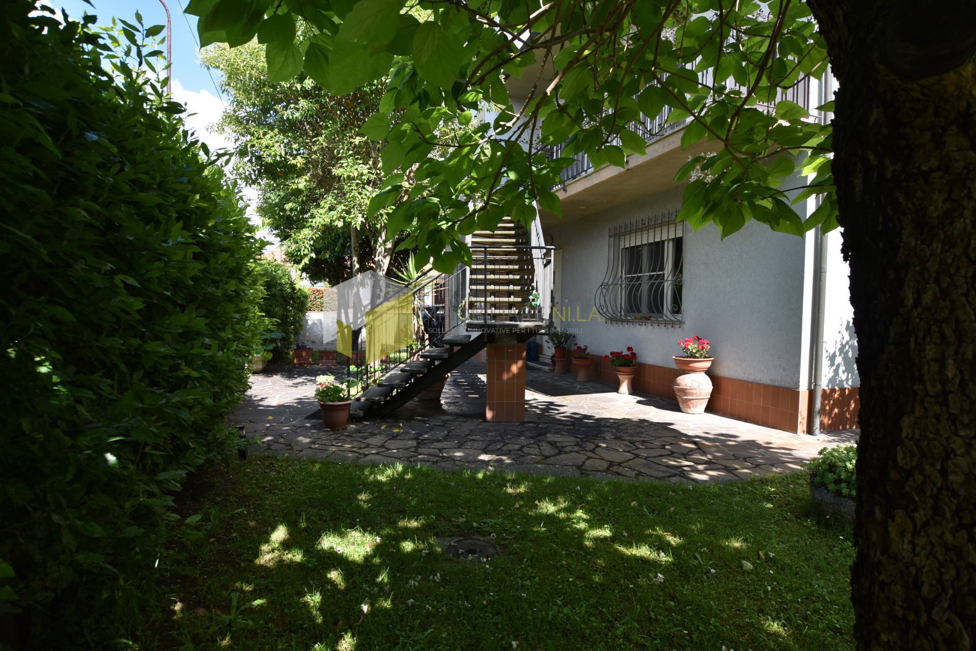 Immagine 8 di Casa indipendente in vendita  a Pisa