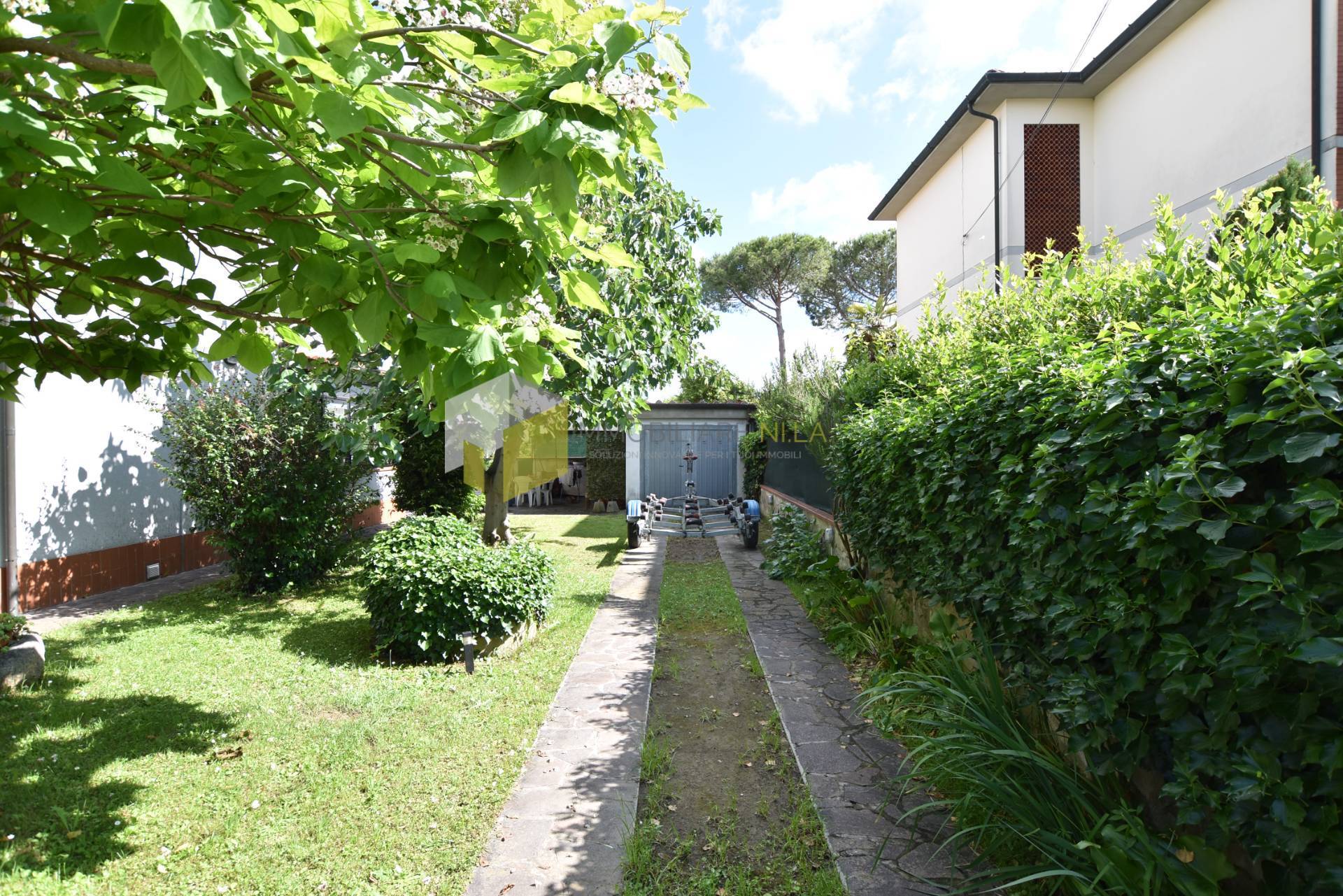 Immagine 11 di Casa indipendente in vendita  a Pisa