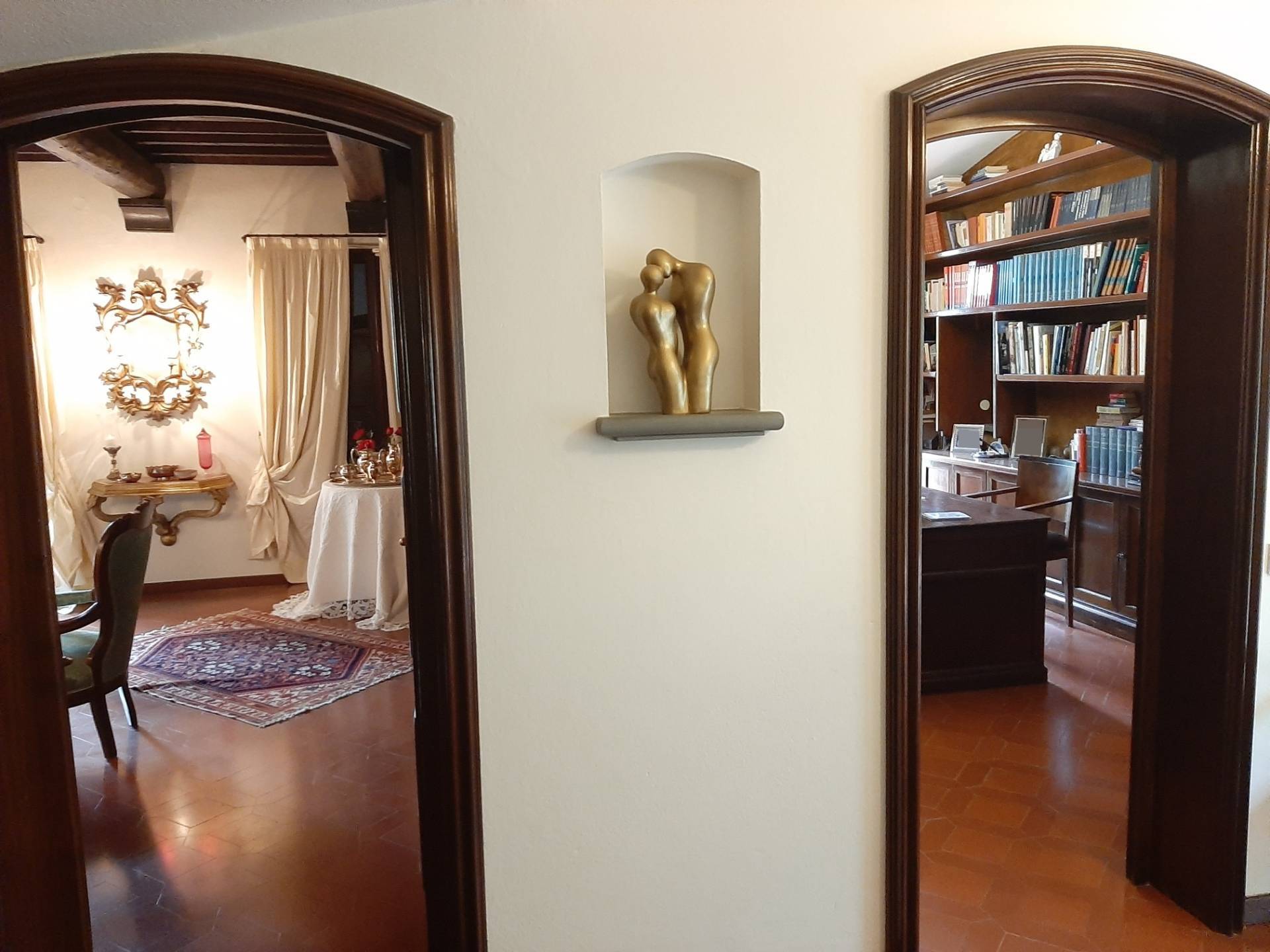 Immagine 6 di Villa in vendita  a Pisa