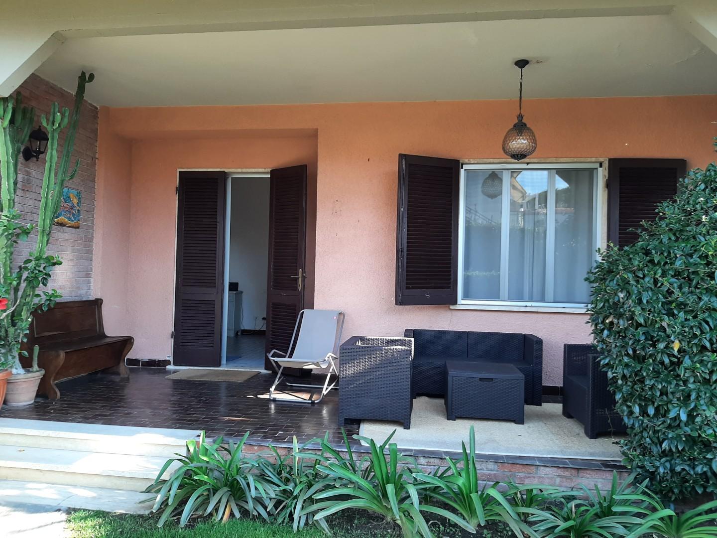 Immagine 5 di Casa bifamiliare in affitto  a Montignoso