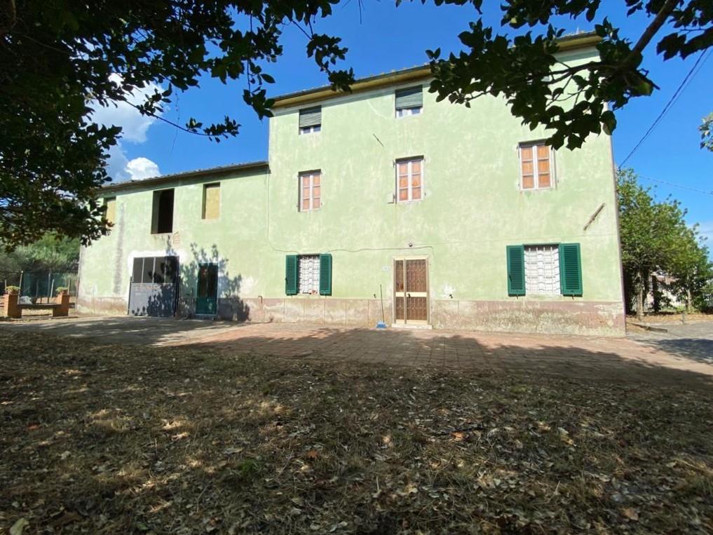 Immagine 3 di Rustico / casale in vendita  a Capannori