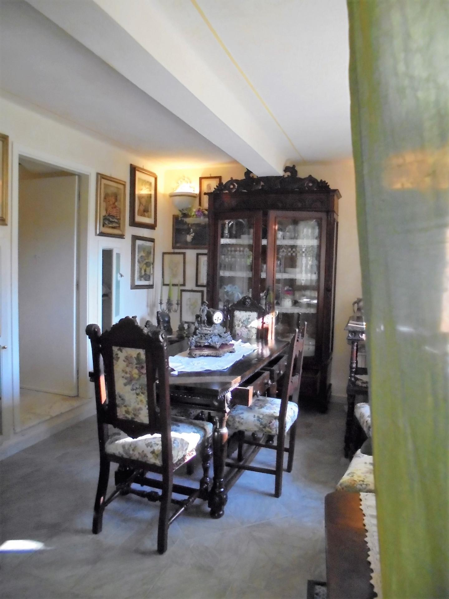 Immagine 11 di Appartamento in vendita  a Massa