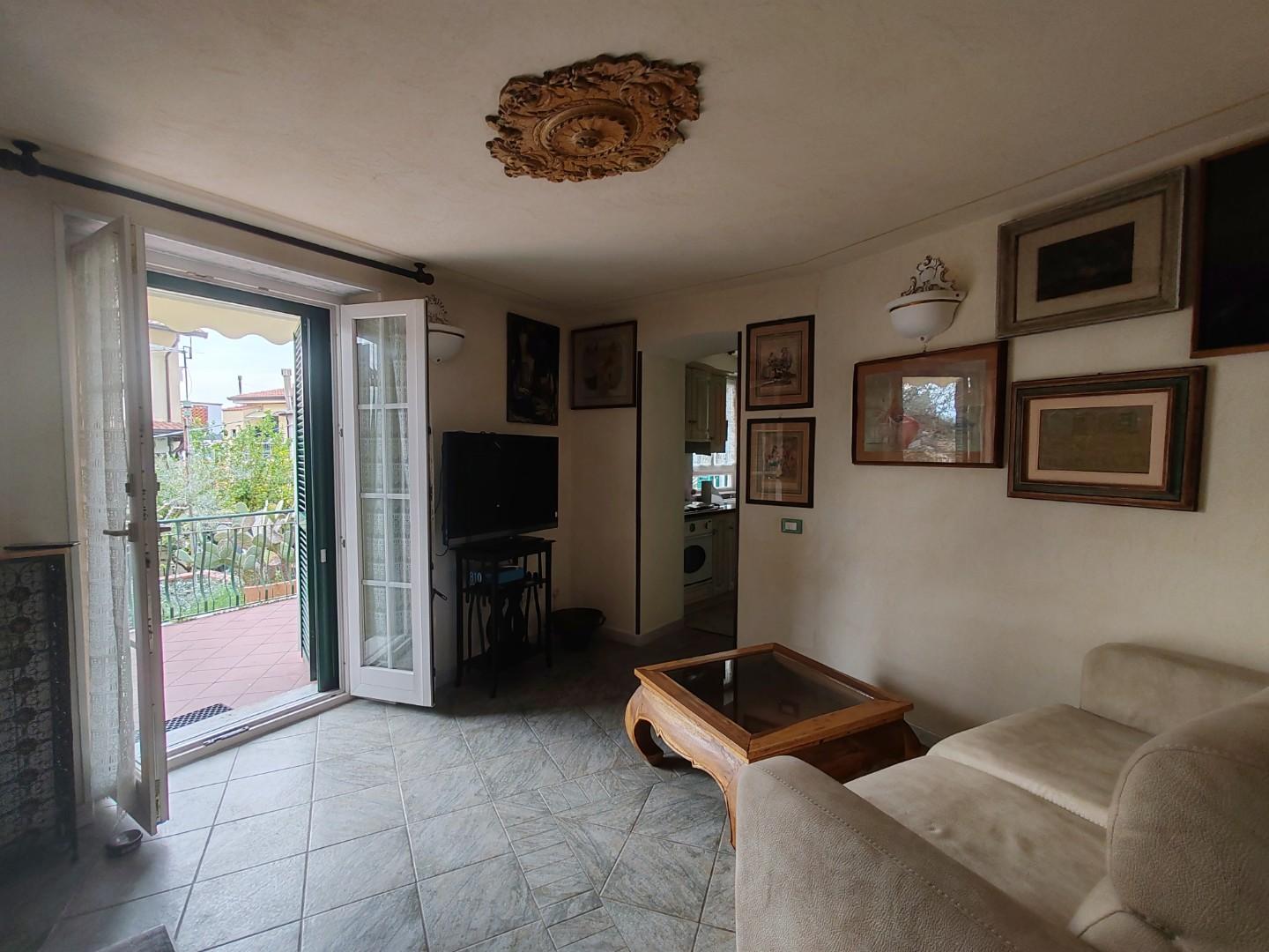 Immagine 8 di Appartamento in vendita  a Massa