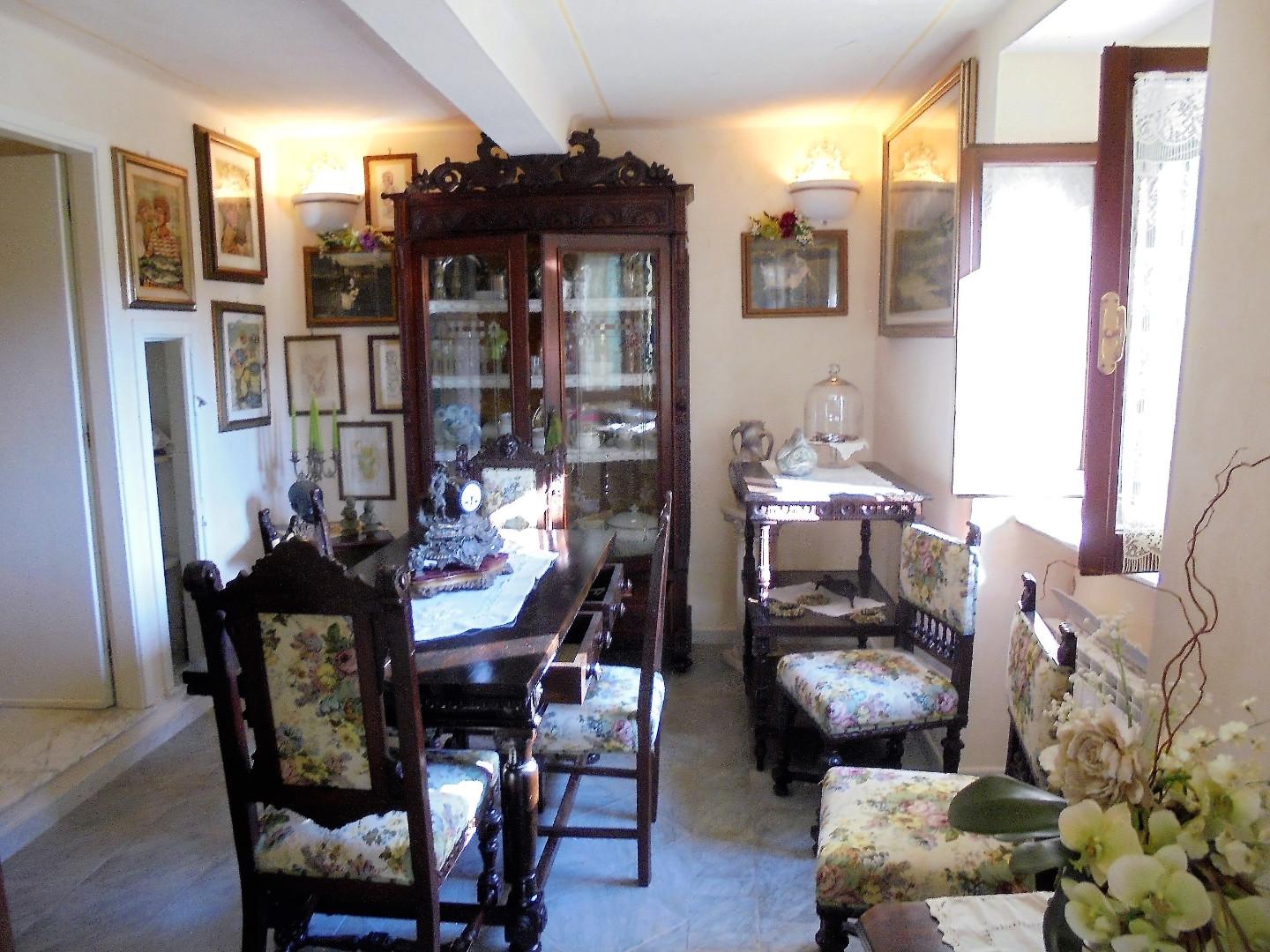 Immagine 10 di Appartamento in vendita  a Massa