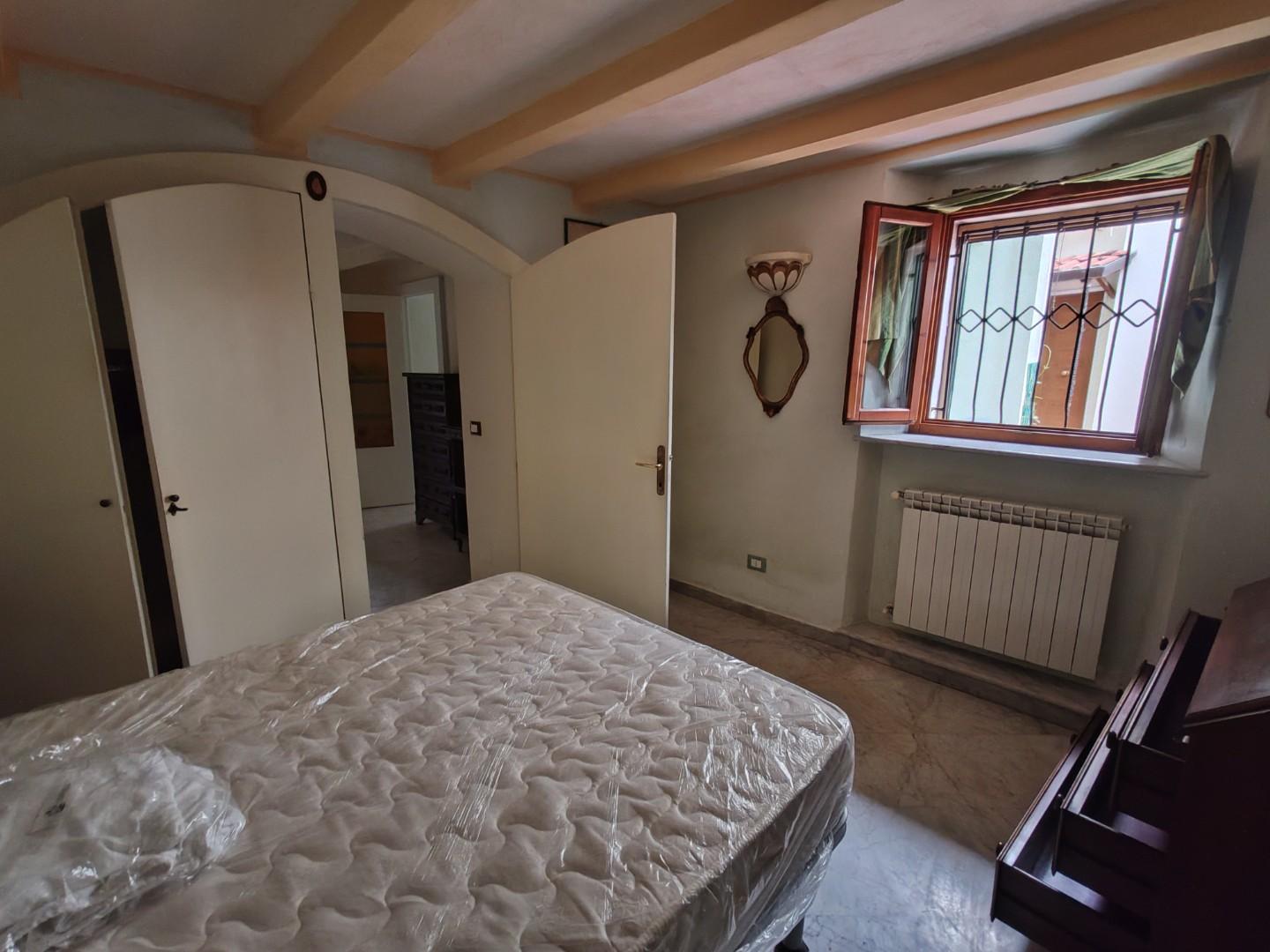 Immagine 25 di Appartamento in vendita  a Massa