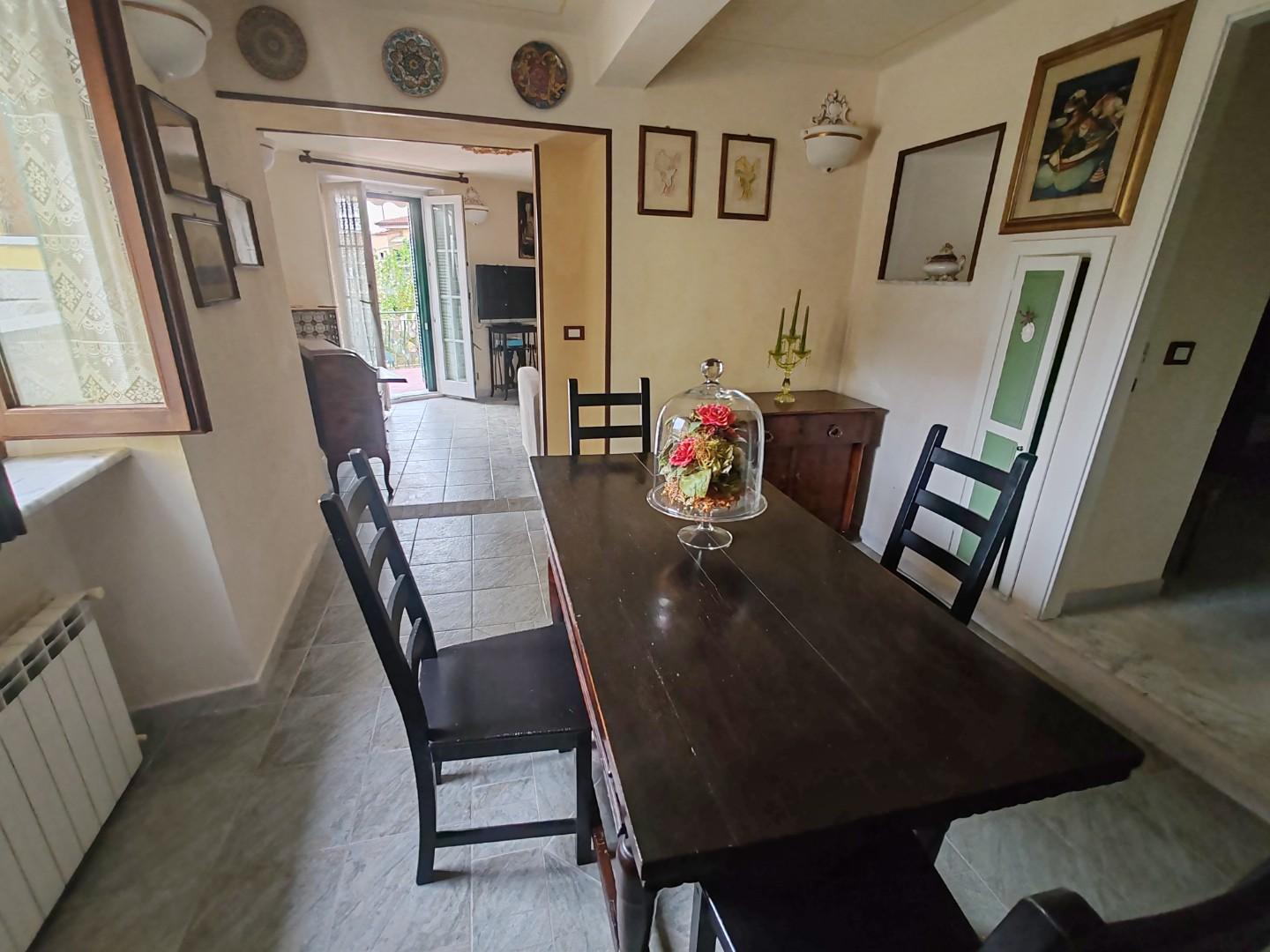 Immagine 39 di Appartamento in vendita  a Massa