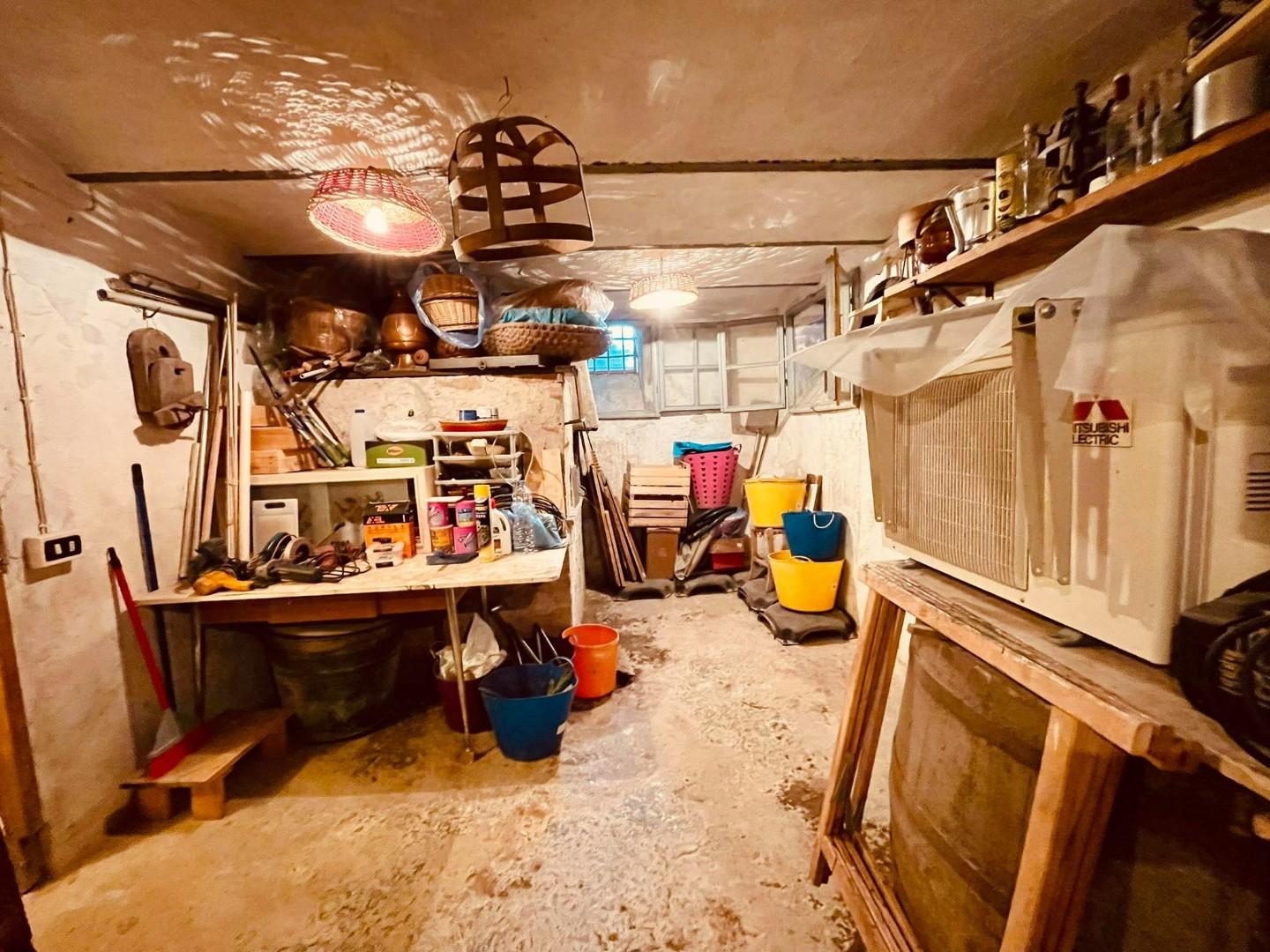 Immagine 20 di Villa in vendita  a Capannori