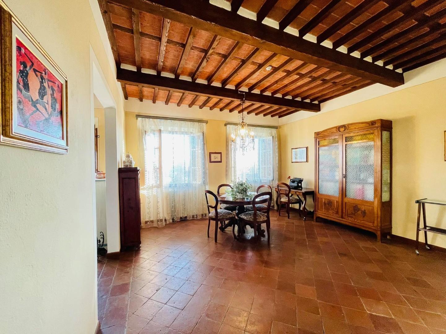 Immagine 6 di Villa in vendita  a Capannori