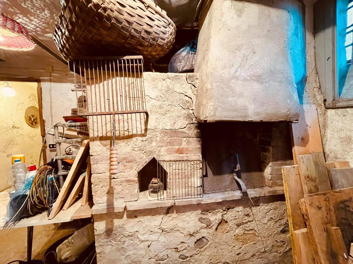 Immagine 18 di Villa in vendita  a Capannori