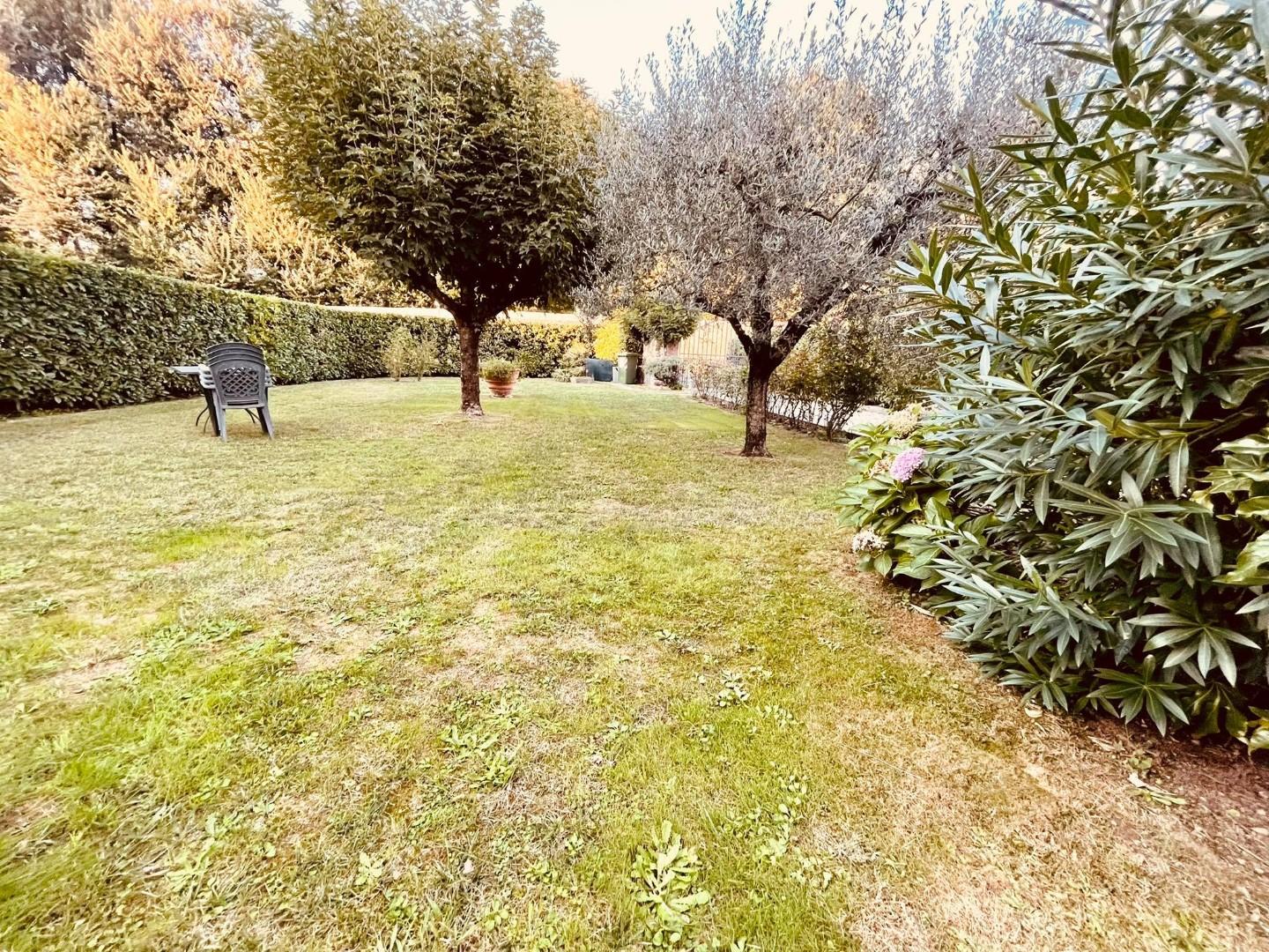 Immagine 17 di Villa in vendita  a Capannori