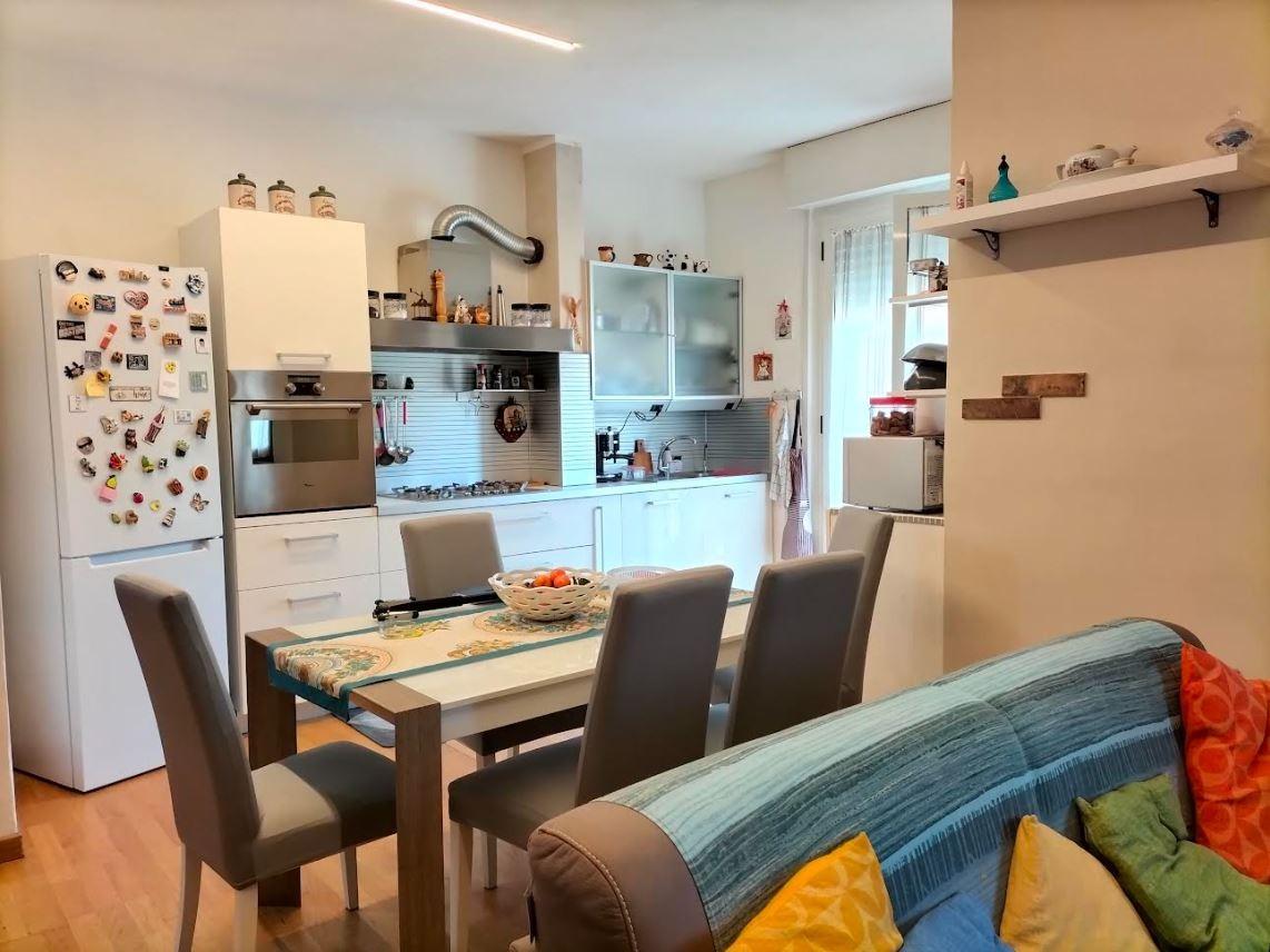 Immagine 3 di Appartamento in vendita  a Ameglia