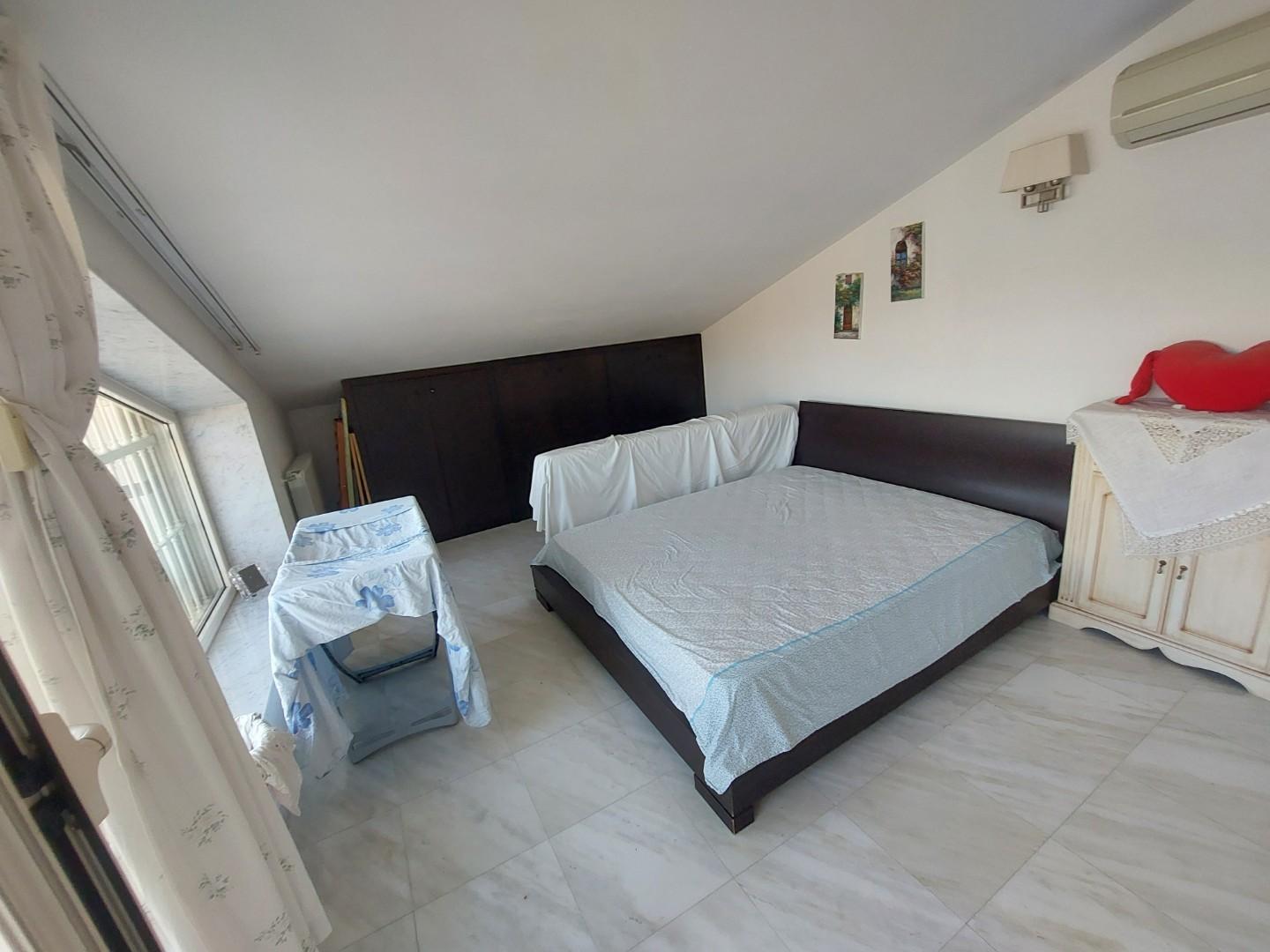 Immagine 15 di Appartamento in vendita  a Massa