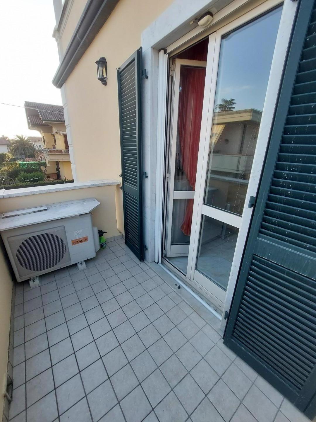 Immagine 12 di Appartamento in vendita  a Massa