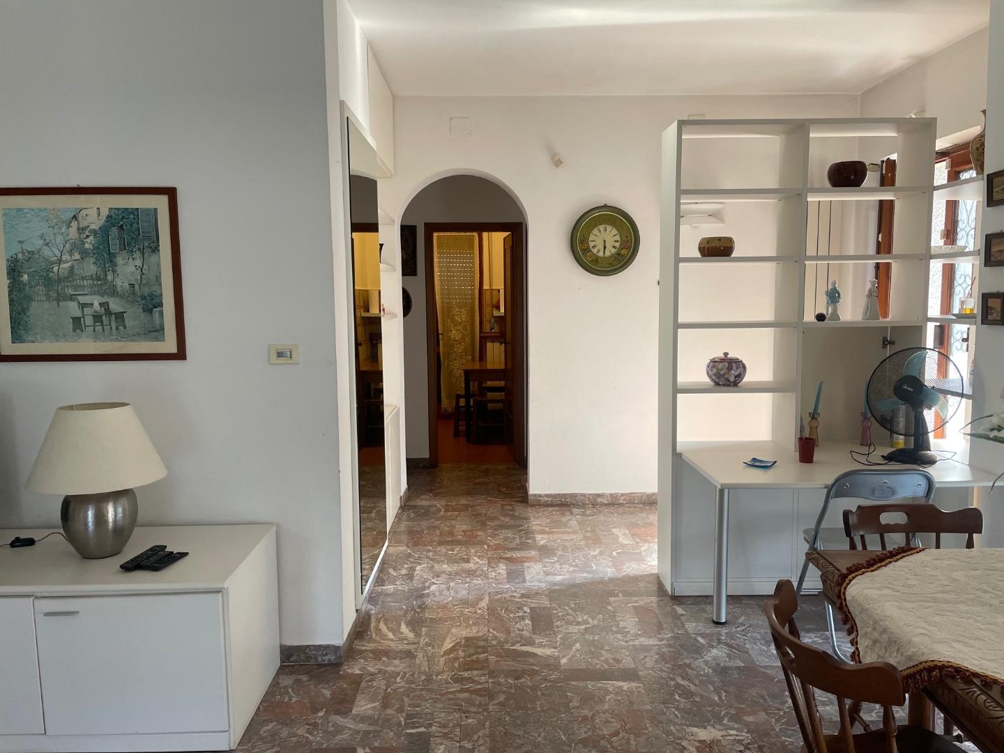 Immagine 3 di Appartamento in affitto  a Montignoso