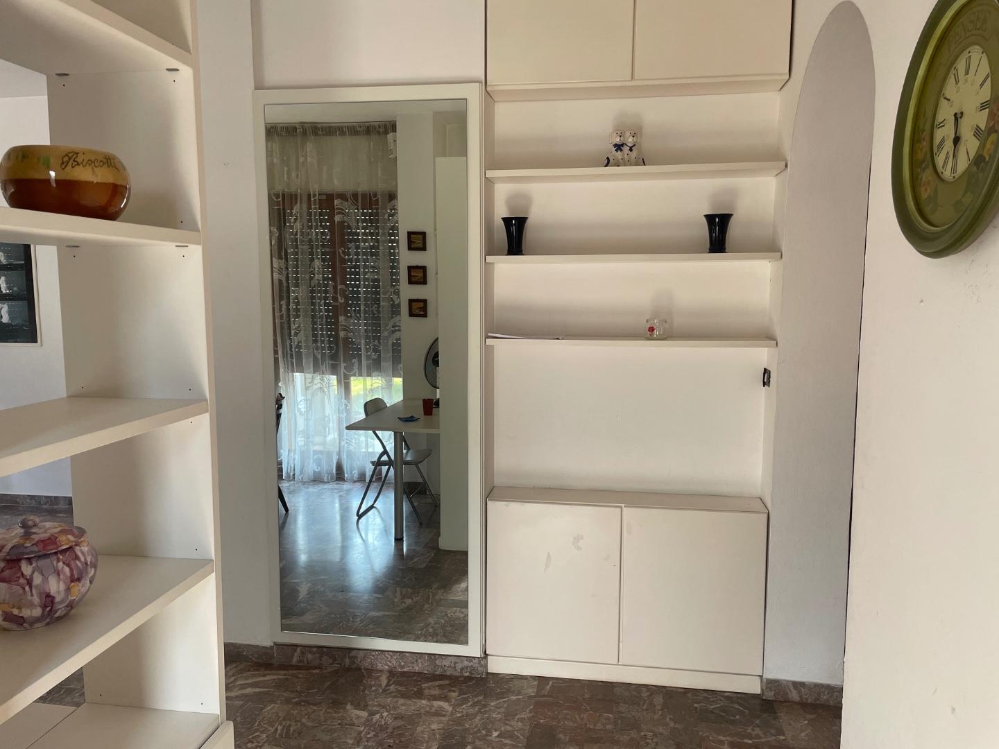 Immagine 9 di Appartamento in affitto  a Montignoso