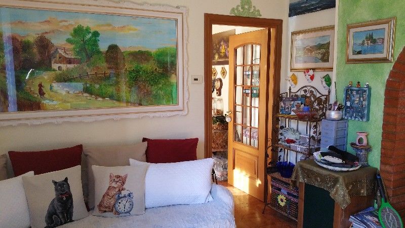 Immagine 17 di Casa semindipendente in vendita  a La Spezia