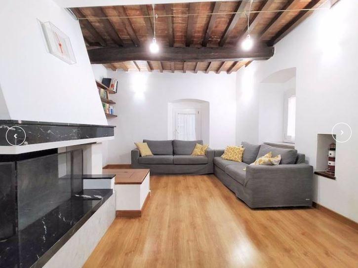 Immagine 6 di Casa semindipendente in vendita  a Carrara