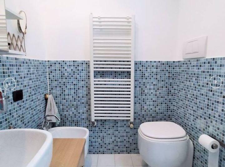 Immagine 11 di Casa semindipendente in vendita  a Carrara