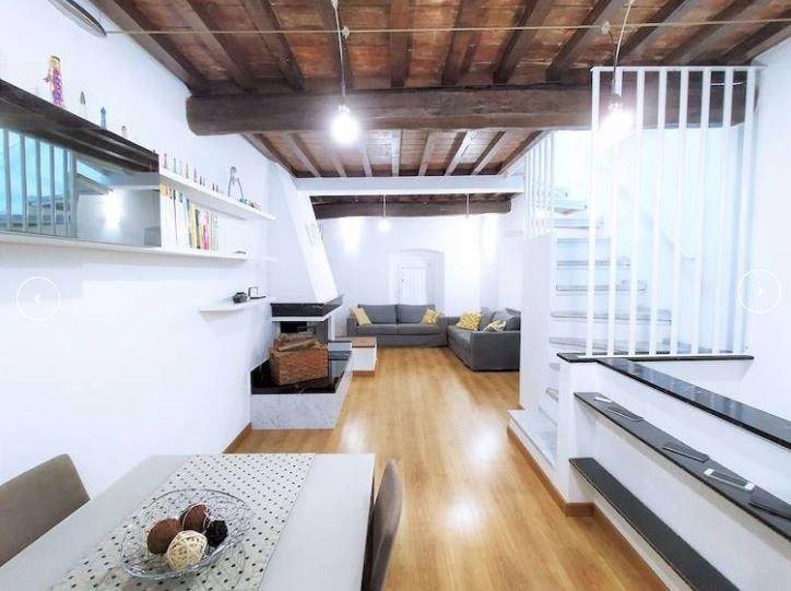 Immagine 2 di Casa semindipendente in vendita  a Carrara