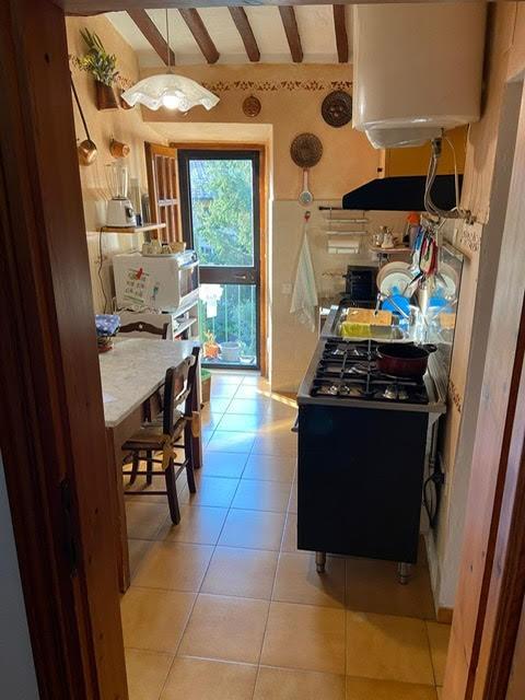 Immagine 35 di Palazzo in vendita  a Calci