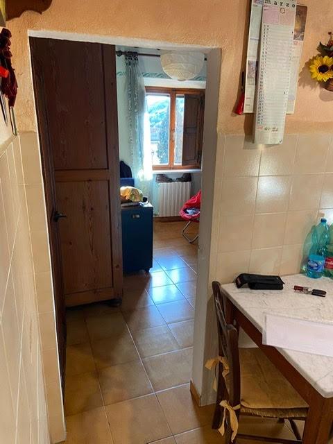 Immagine 36 di Palazzo in vendita  a Calci