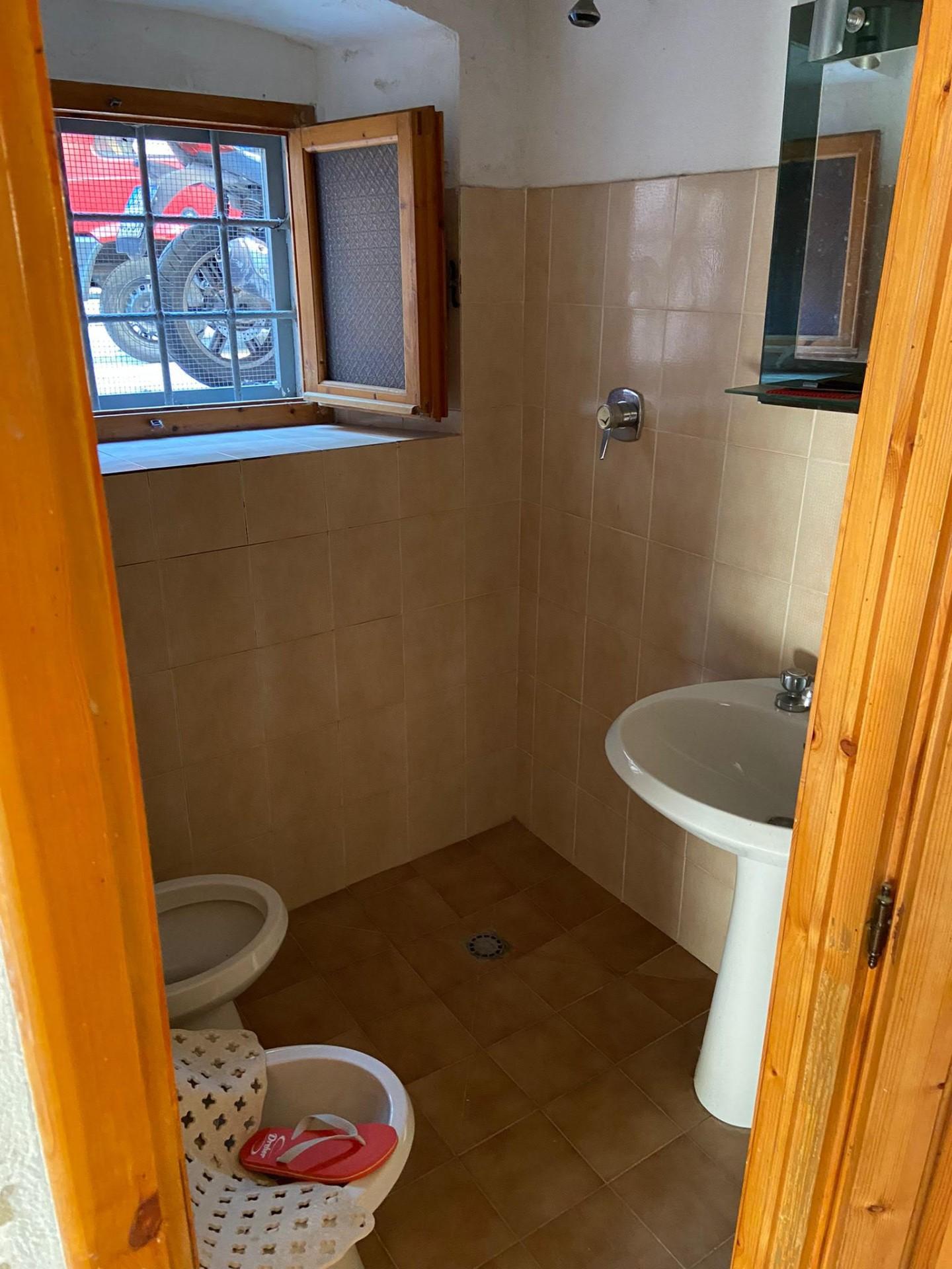 Immagine 11 di Palazzo in vendita  a Calci