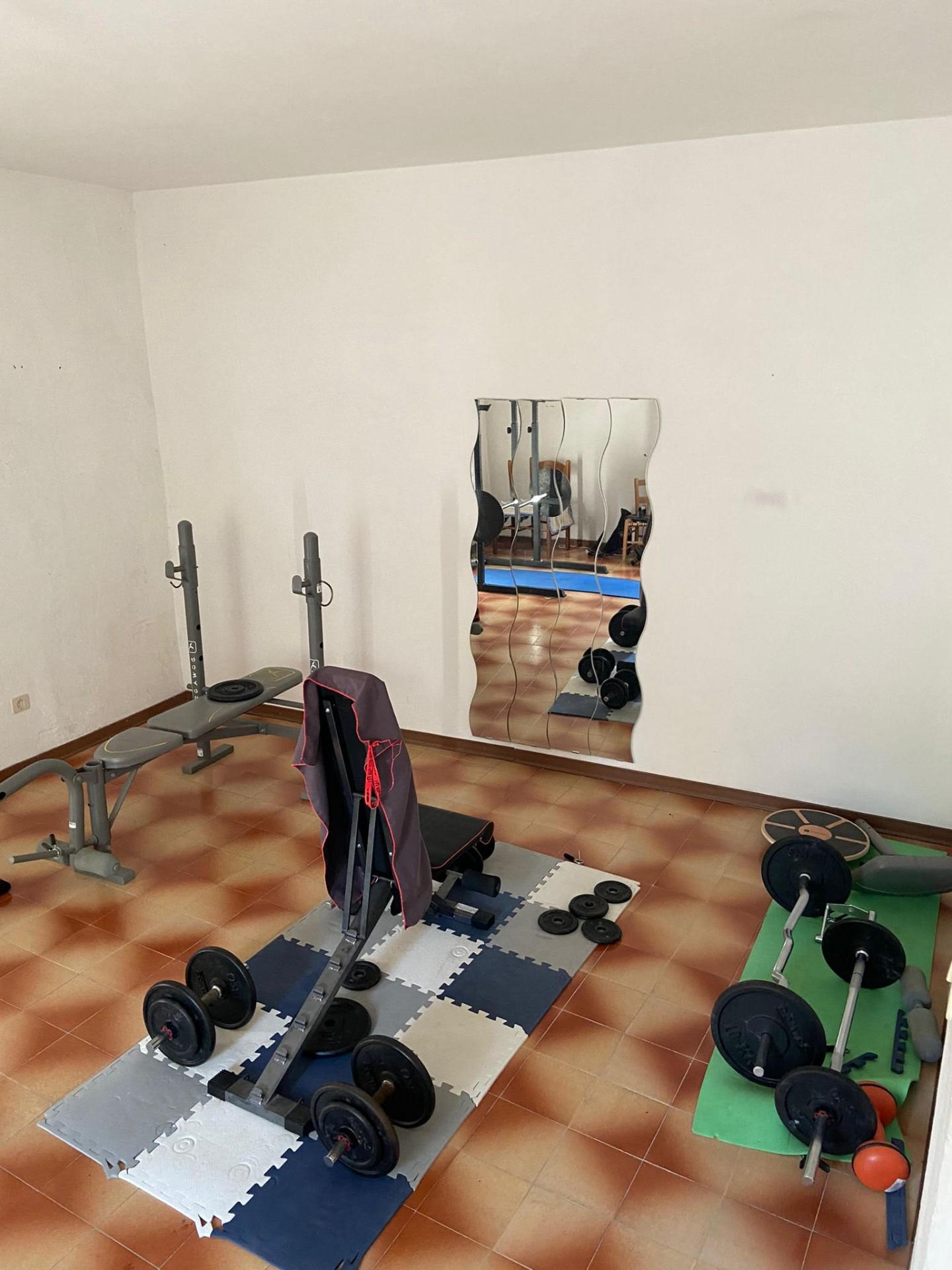 Immagine 26 di Palazzo in vendita  a Calci