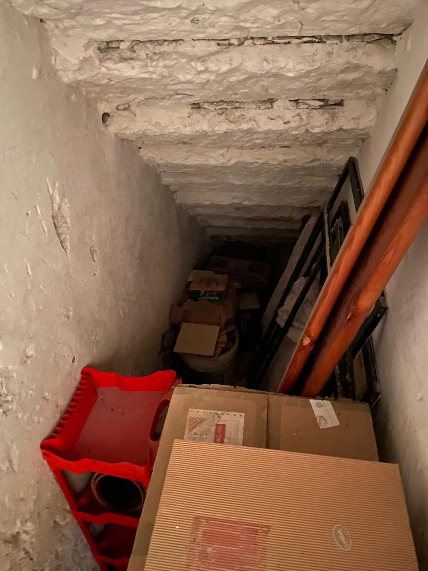 Immagine 6 di Palazzo in vendita  a Calci