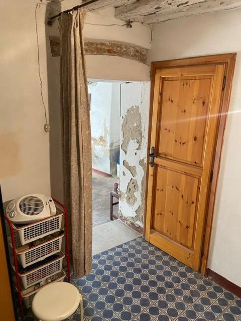 Immagine 10 di Palazzo in vendita  a Calci