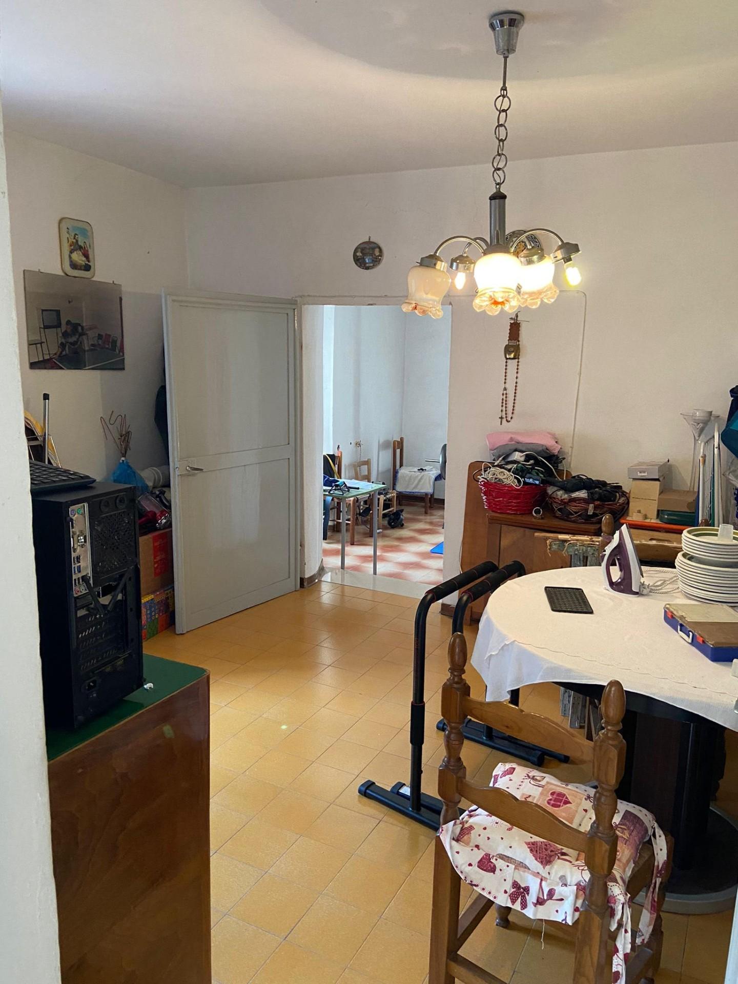 Immagine 18 di Palazzo in vendita  a Calci