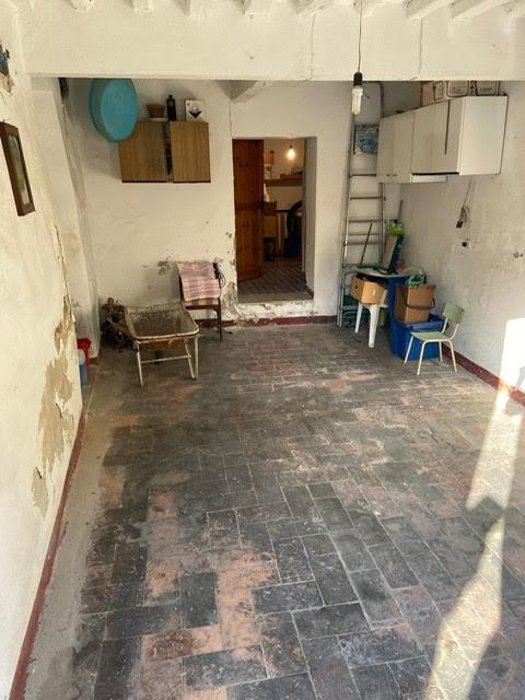 Immagine 8 di Palazzo in vendita  a Calci