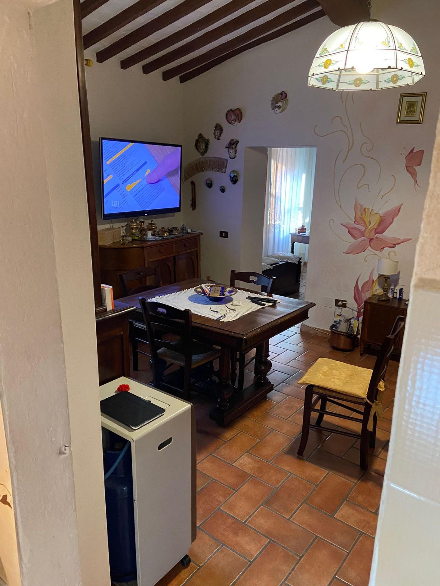 Immagine 37 di Palazzo in vendita  a Calci