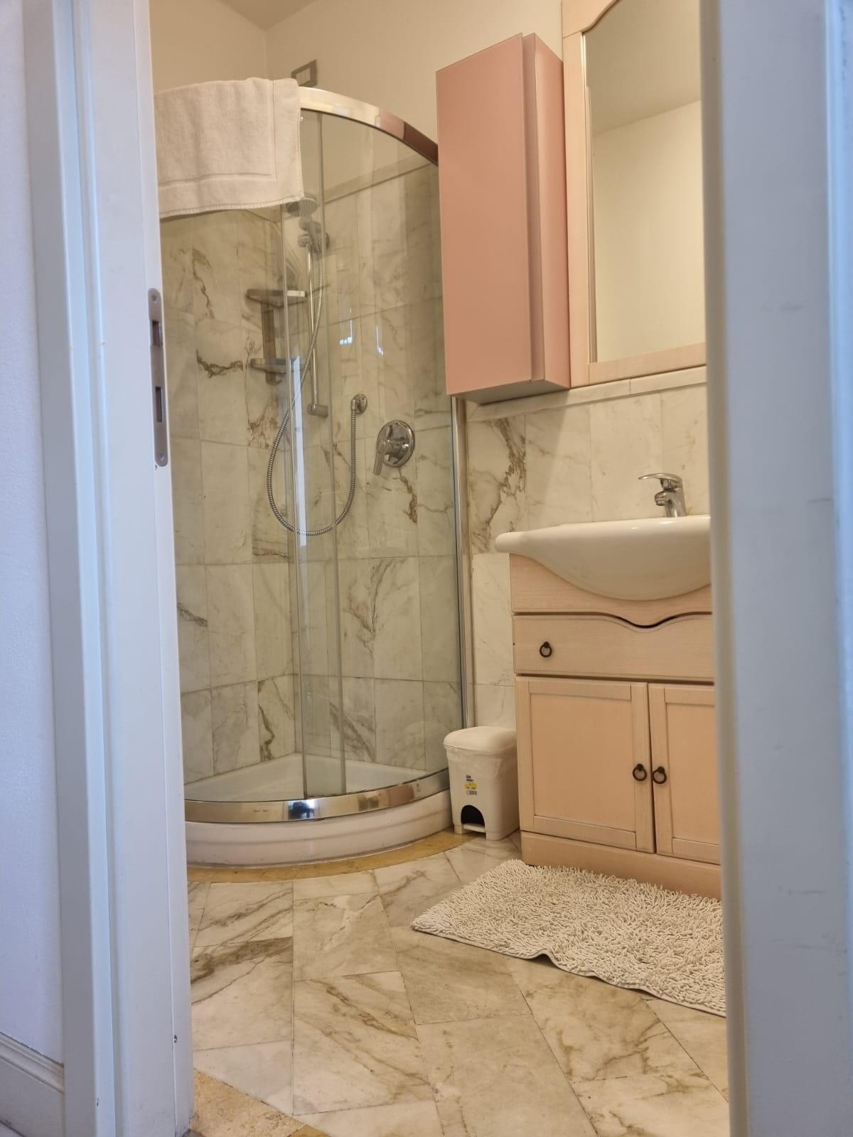 Immagine 5 di Appartamento in affitto  a Forte Dei Marmi