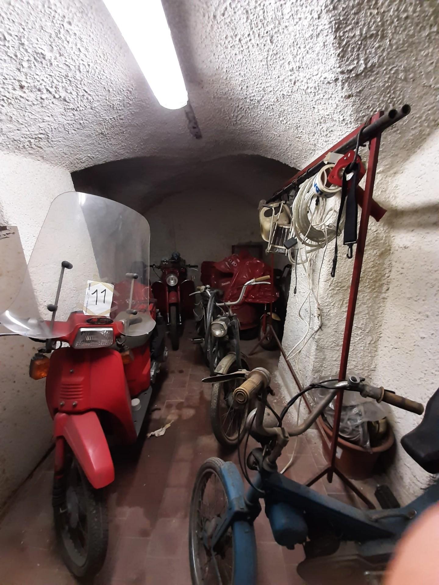 Immagine 3 di Locale commerciale in vendita  a Massa