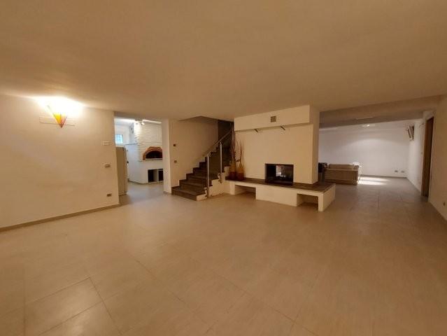 Immagine 17 di Villa in vendita  a Capannori