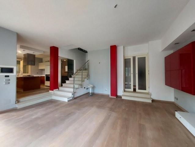 Immagine 3 di Villa in vendita  a Capannori