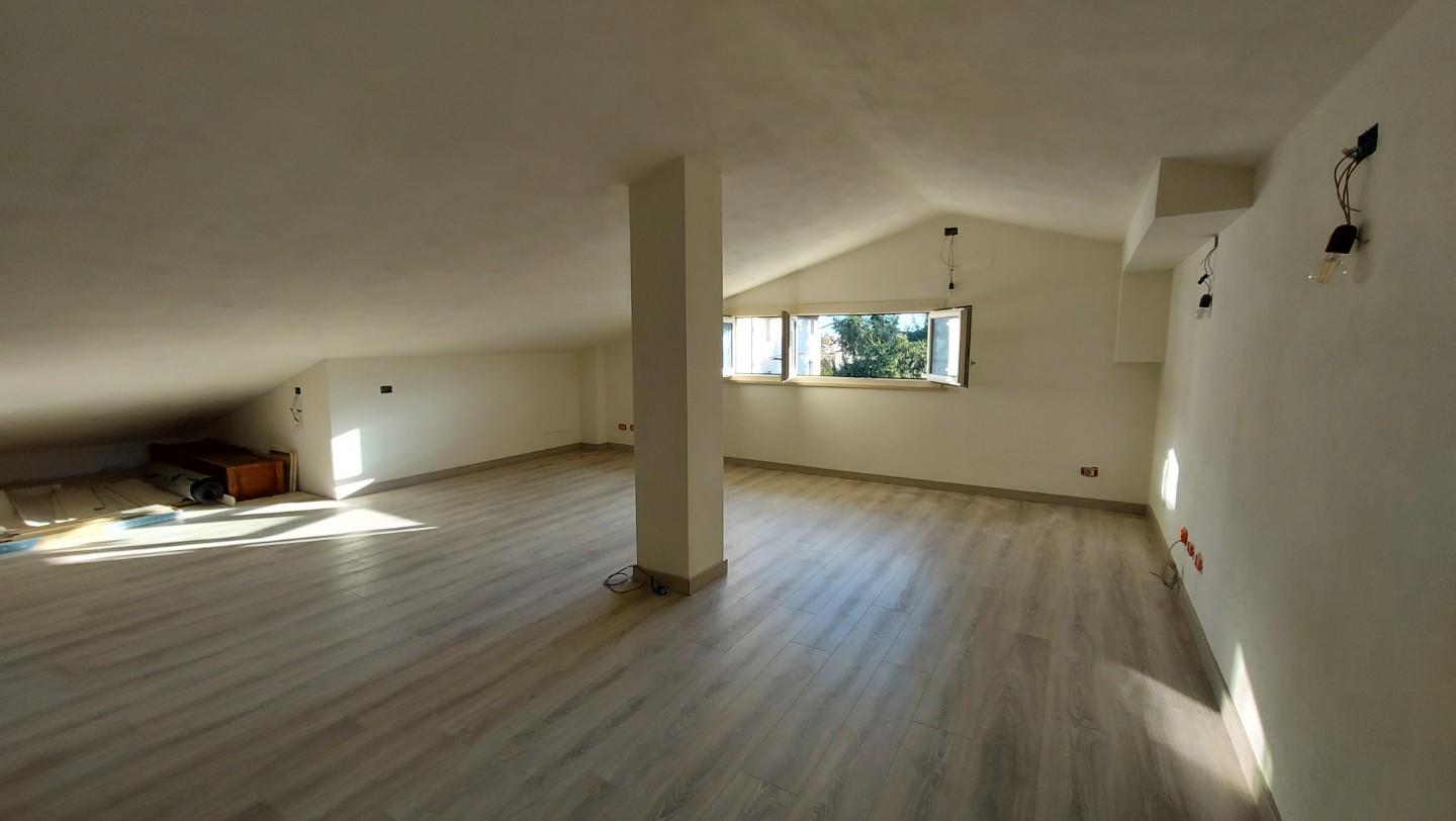 Immagine 26 di Villa in vendita  a Capannori