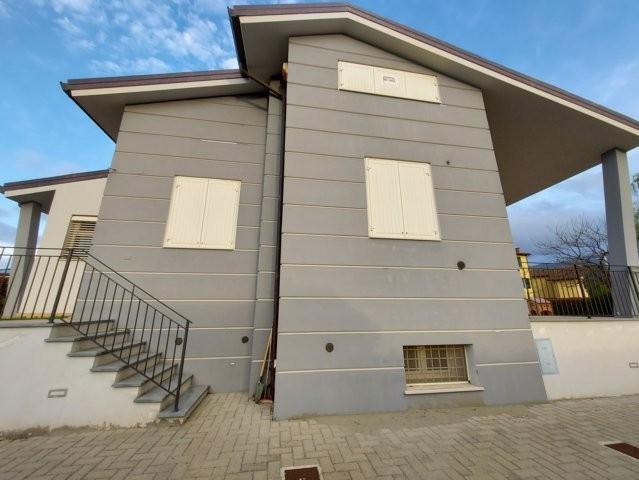 Immagine 23 di Villa in vendita  a Capannori