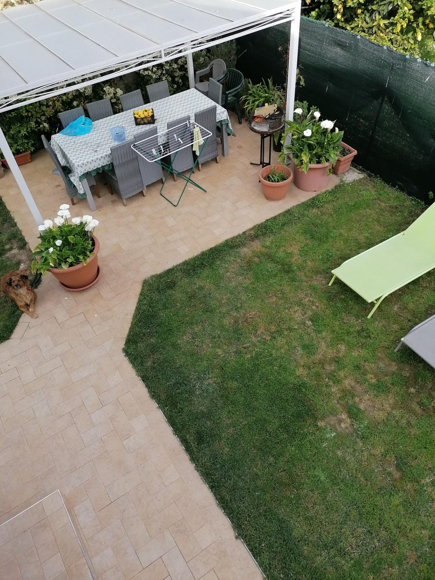 Immagine 14 di Casa indipendente in vendita  a Massa