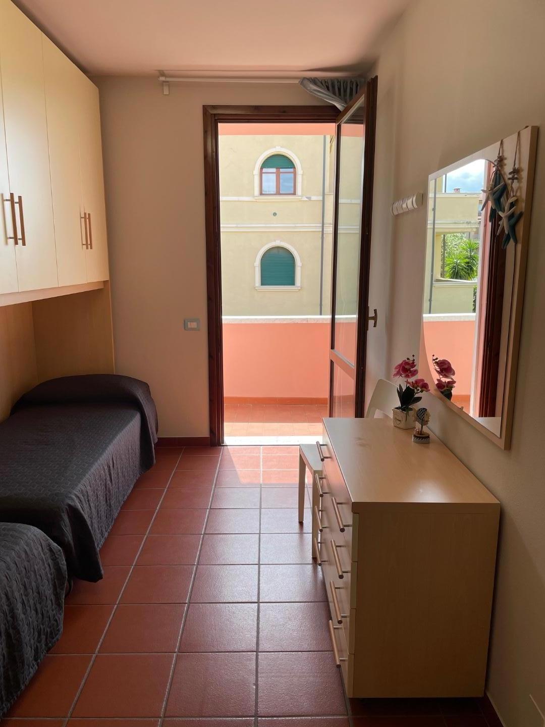 Immagine 14 di Villetta a schiera in vendita  a Massa