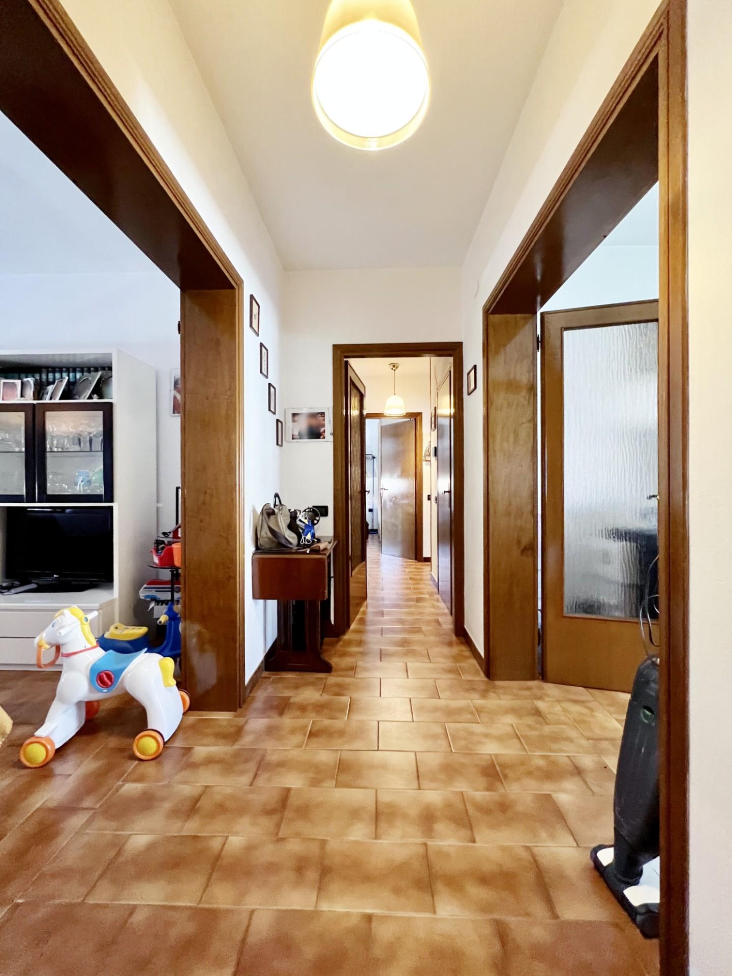 Immagine 2 di Appartamento in vendita  a Pisa