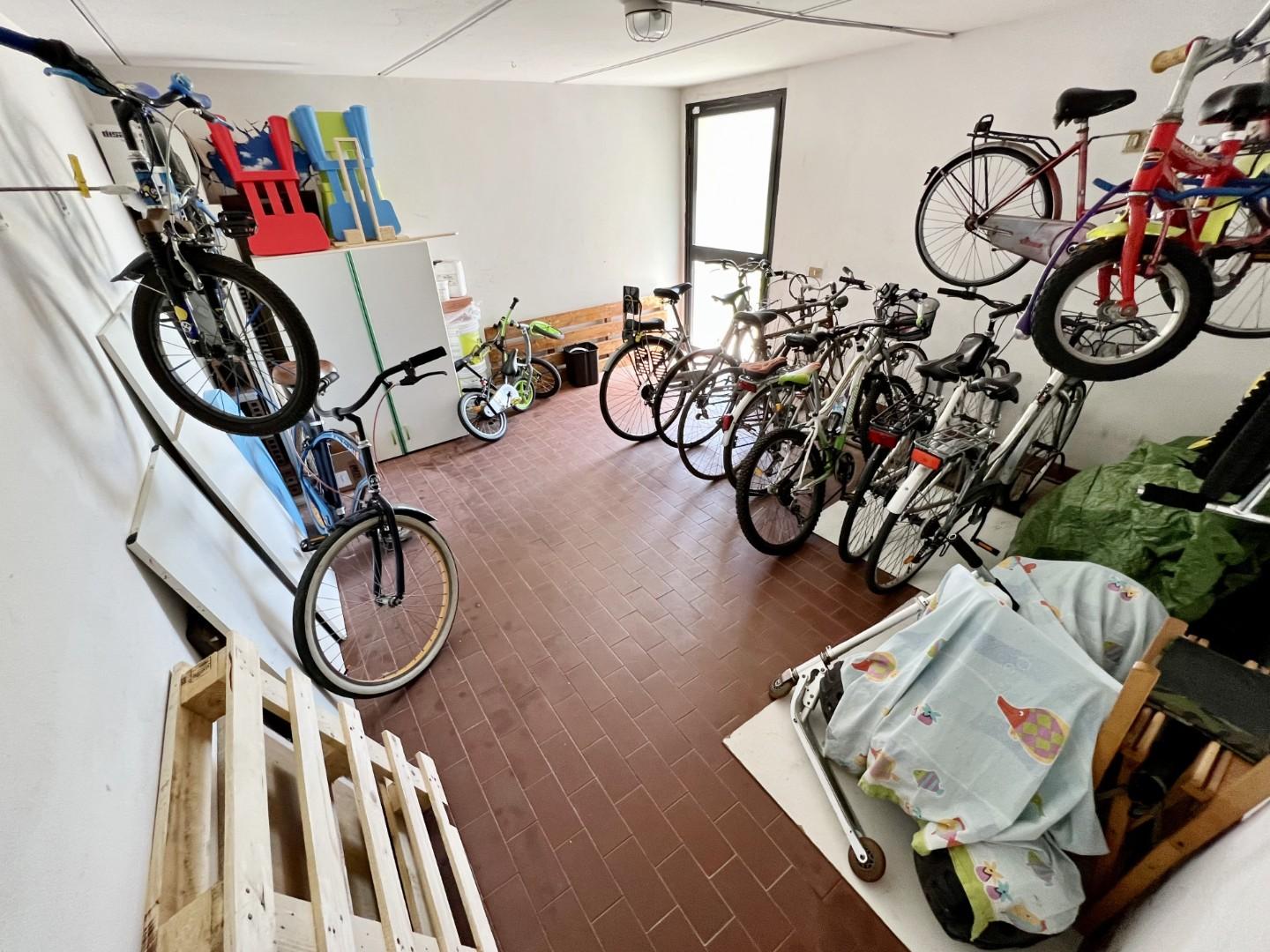 Immagine 20 di Appartamento in vendita  a Pisa